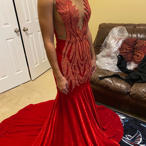 Selling a red prom dress only worn once for a couple of hours. - Picture 5 of 11